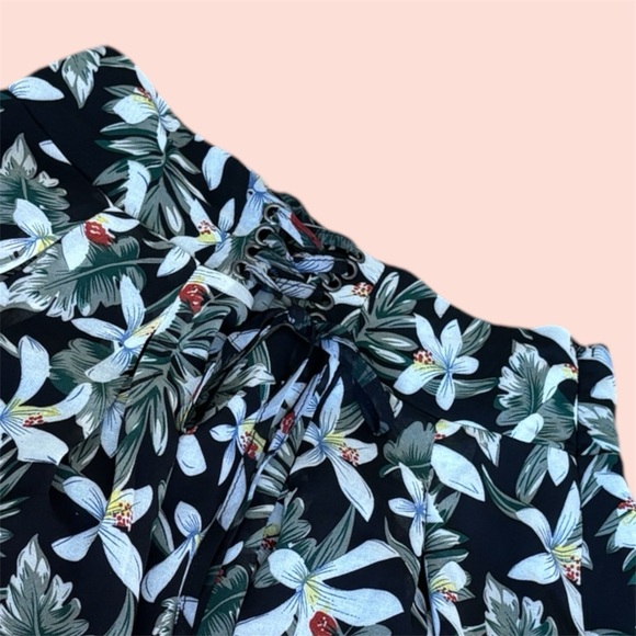 SEEK THE LABEL FLORAL BLACK SCORT/ SKIRT WITH INTERNAL SHORTS FLOWY SIZE MEDIUM - Picture 4 of 6